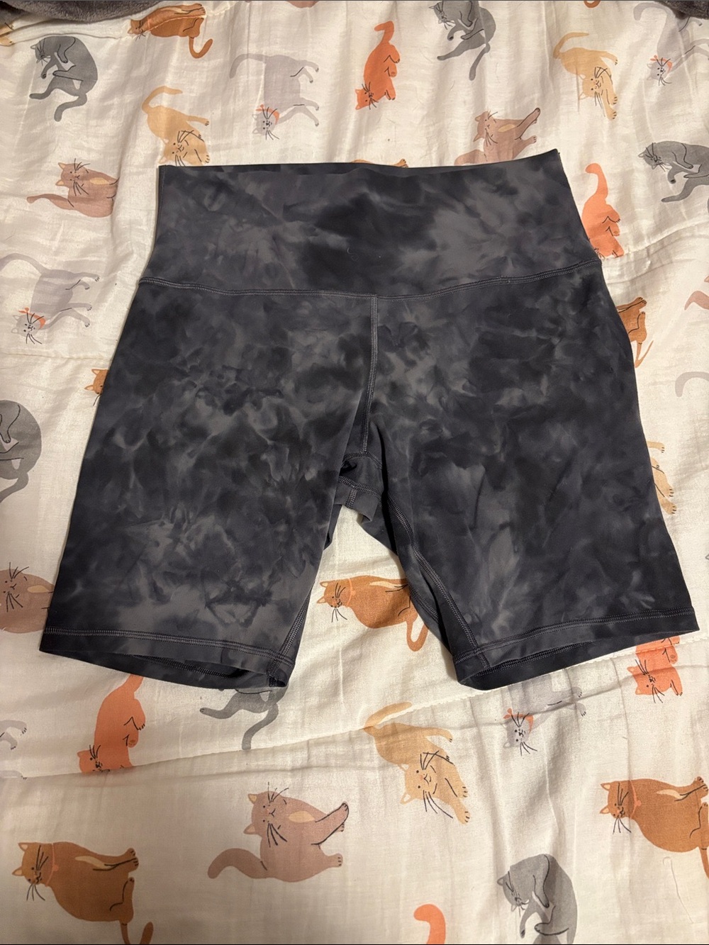 women’s lululemon tie dye bike shorts